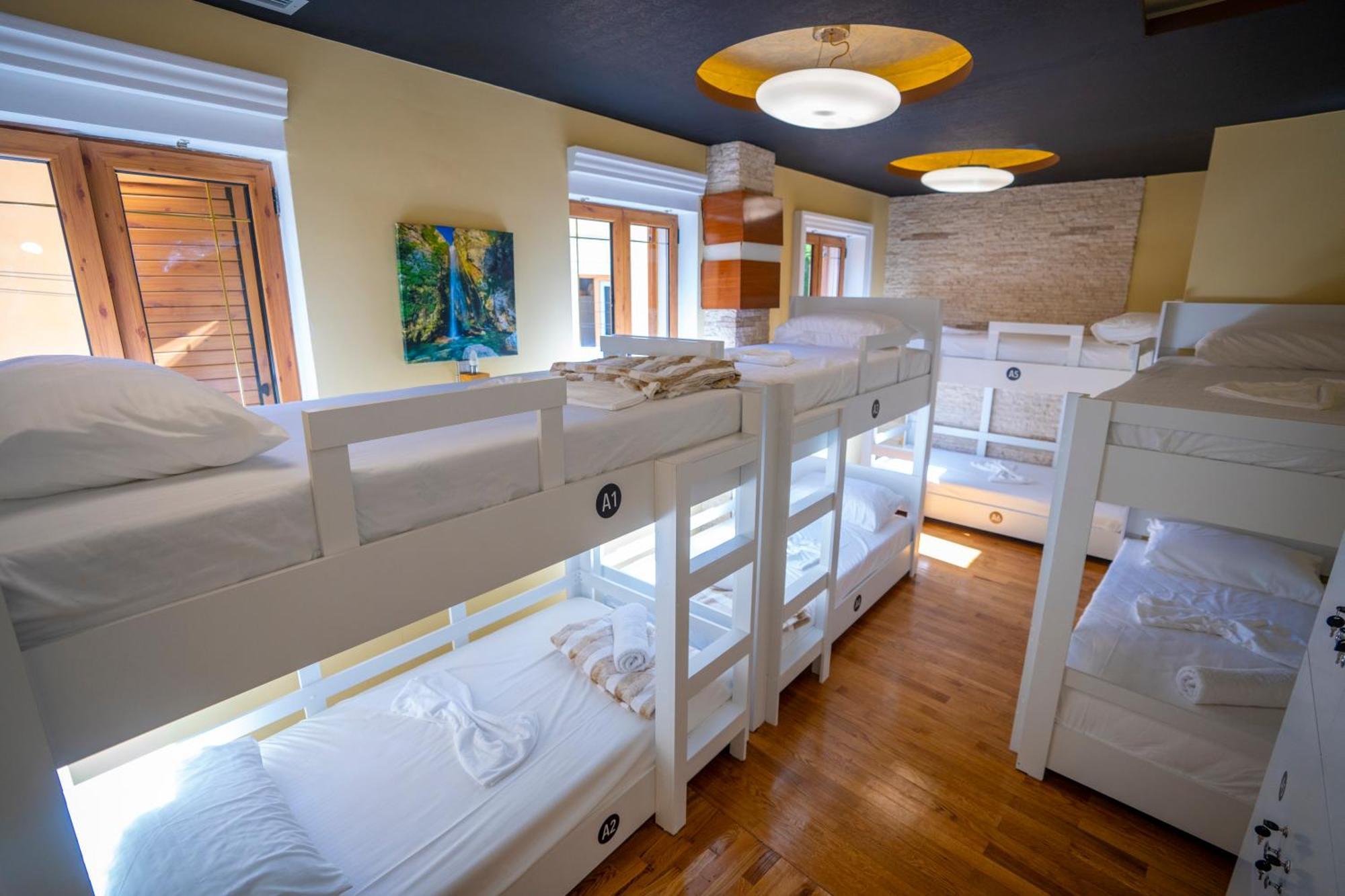 Terrace Hostel & Lounge Bar Шкодер Экстерьер фото