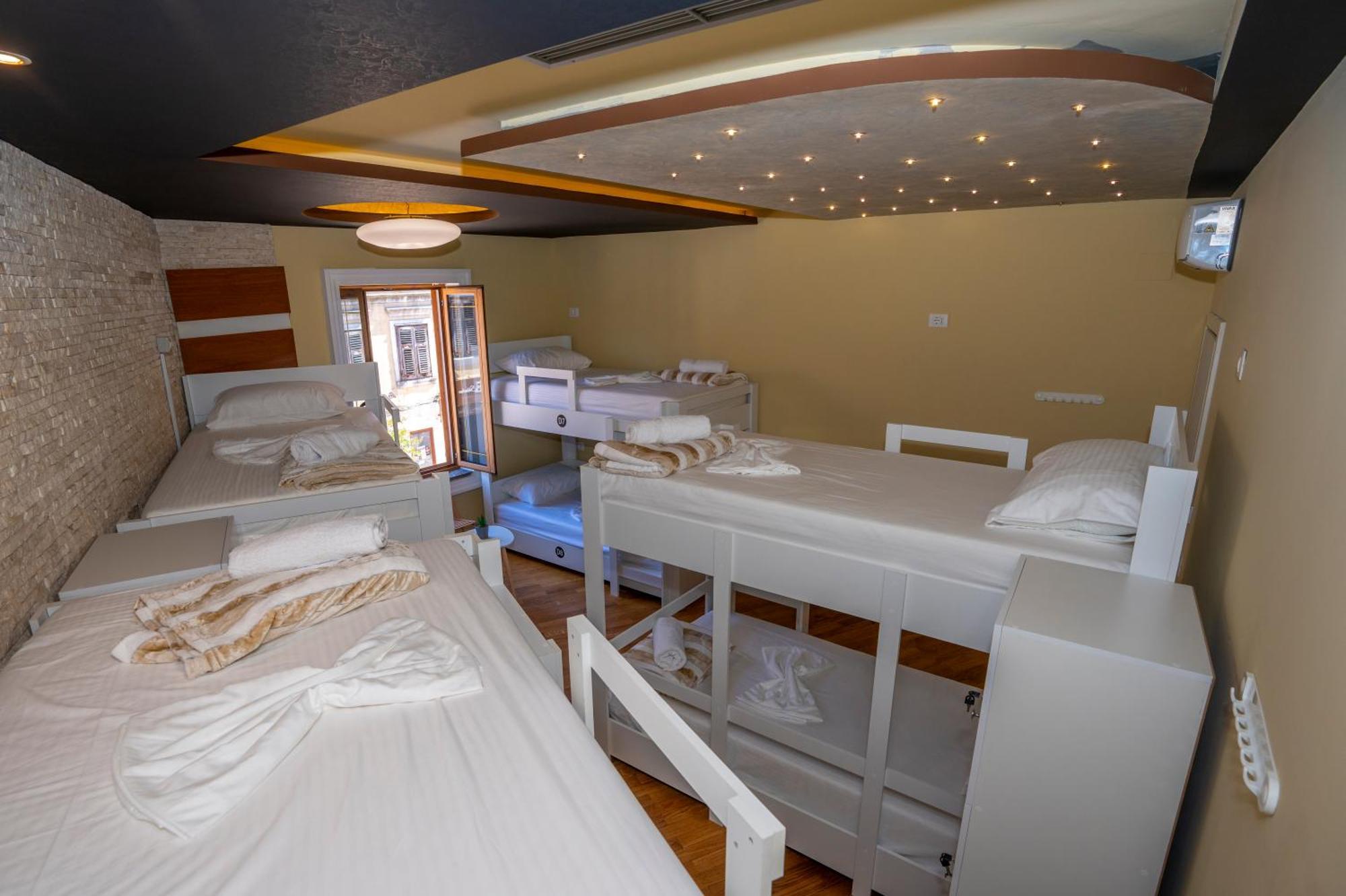 Terrace Hostel & Lounge Bar Шкодер Экстерьер фото