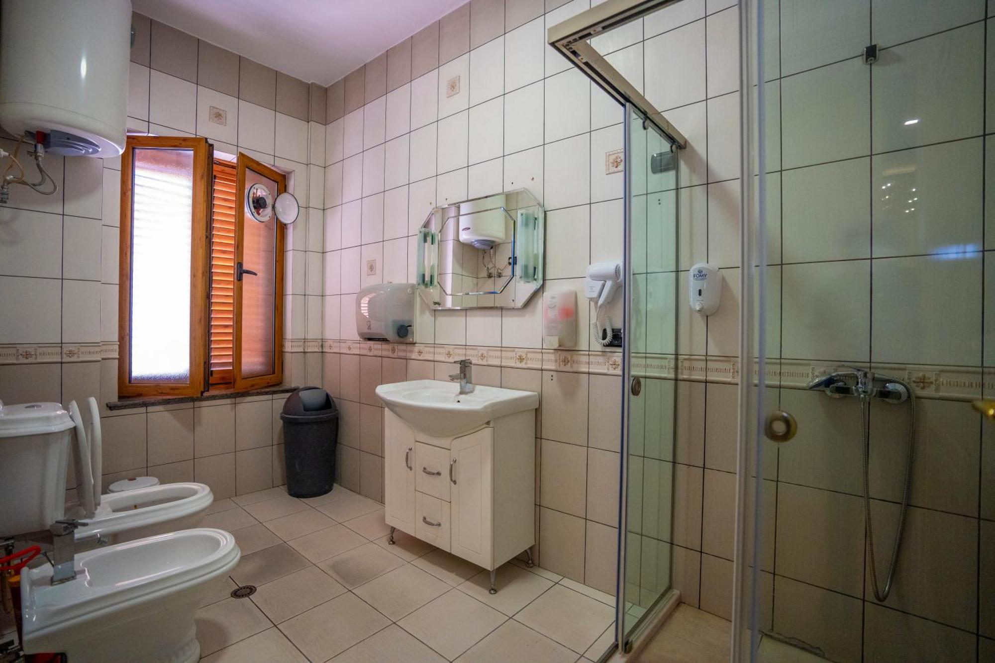 Terrace Hostel & Lounge Bar Шкодер Экстерьер фото